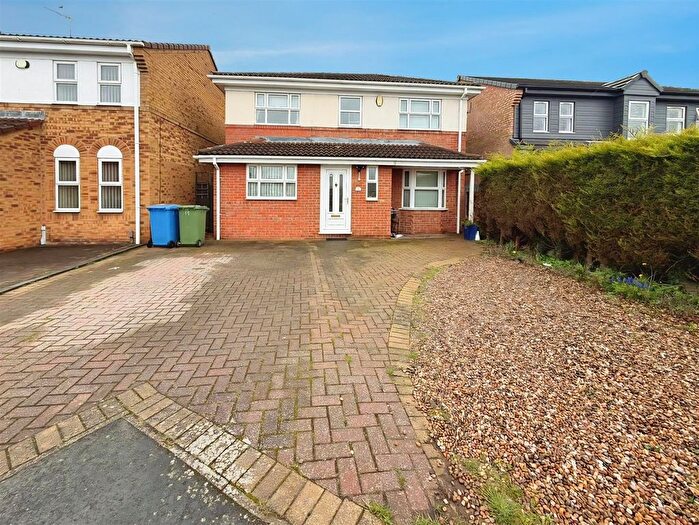 4 Bedroom Detached House For Sale In Hoylake Close, Mansfield Woodhouse, Mansfield, NG19