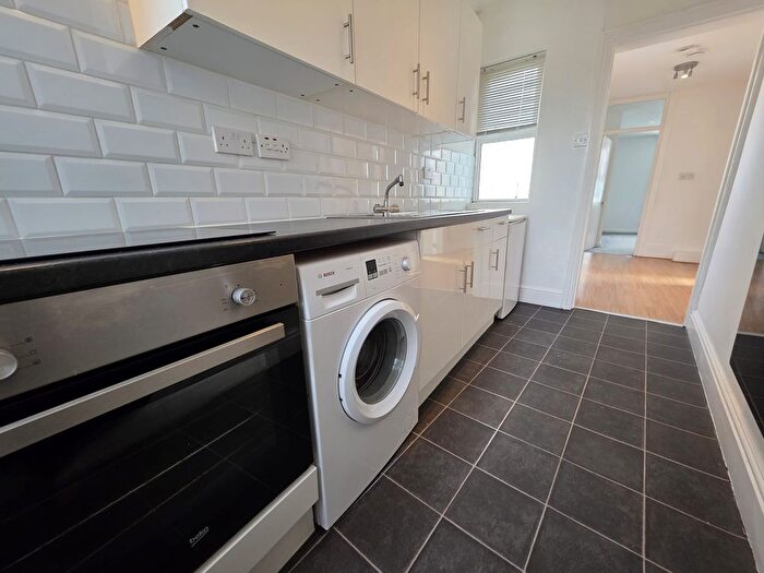 1 Bedroom Studio To Rent In Castle Street, Luton, Bedfordshire, LU1