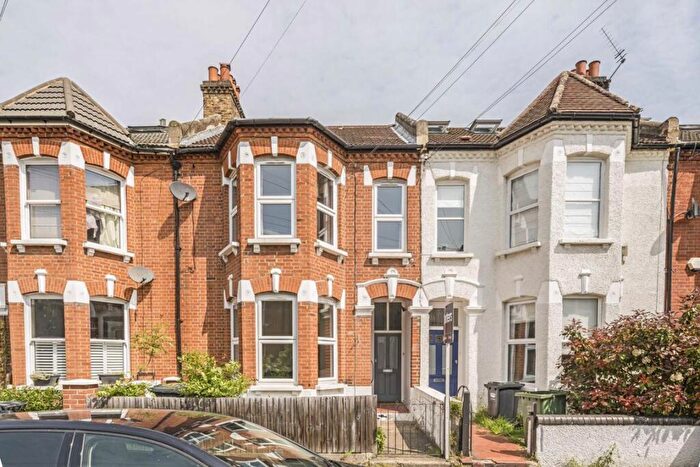 2 Bedroom Flat To Rent In Ackroyd Road, Honor Oak, SE23