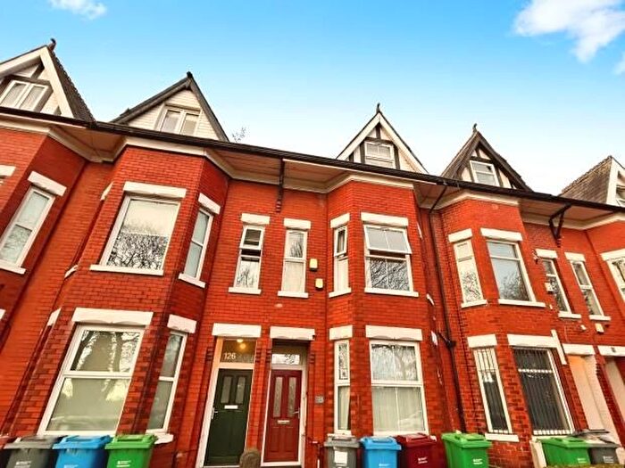 3 Bedroom Flat To Rent In Platt Lane, Fallowfield, Manchester, M14