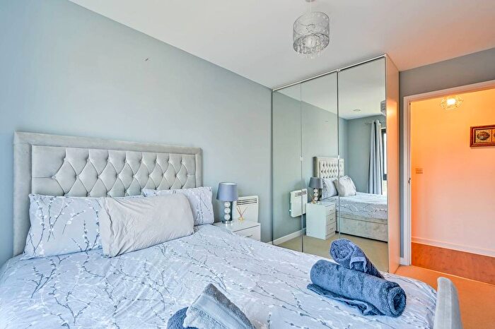 2 Bedroom Flat To Rent In Guildford Road, Woking, GU22