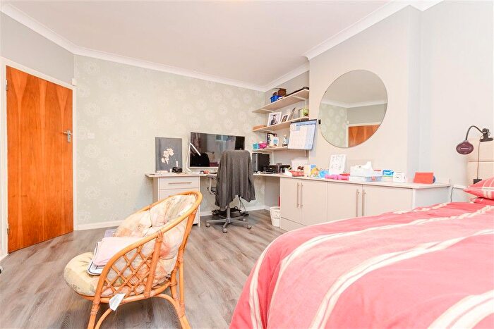 3 Bedroom Semi-detached House For Sale In Mayfair Avenue, Bexleyheath, Kent, DA7