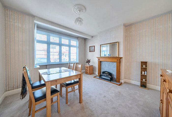 3 Bedroom Terraced House For Sale In Greenwood Close, Morden, SM4