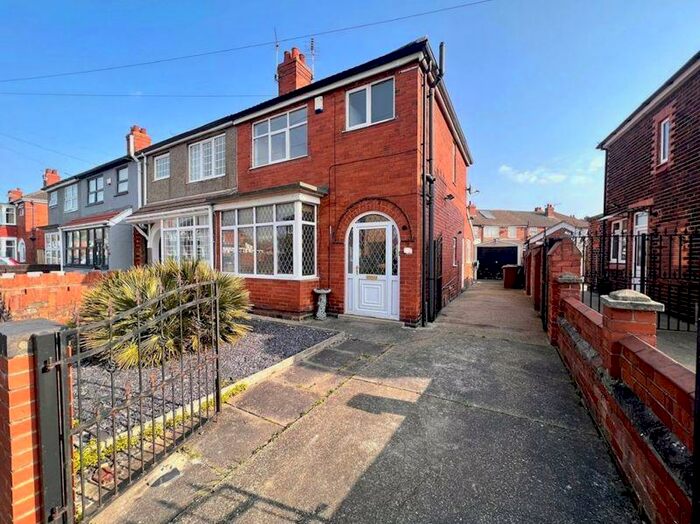 3 Bedroom Semi-Detached House To Rent In Campden Crescent, Cleethorpes, DN35