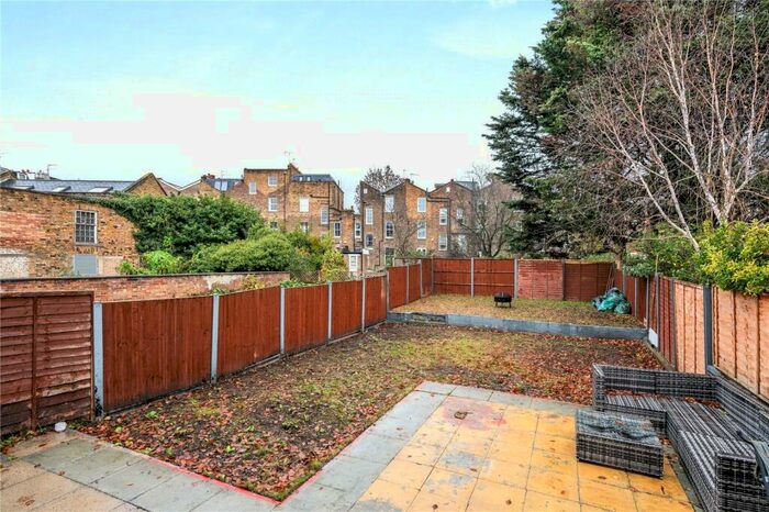 1 Bedroom Apartment To Rent In Essex Road, Canonbury, Islington, London, N1