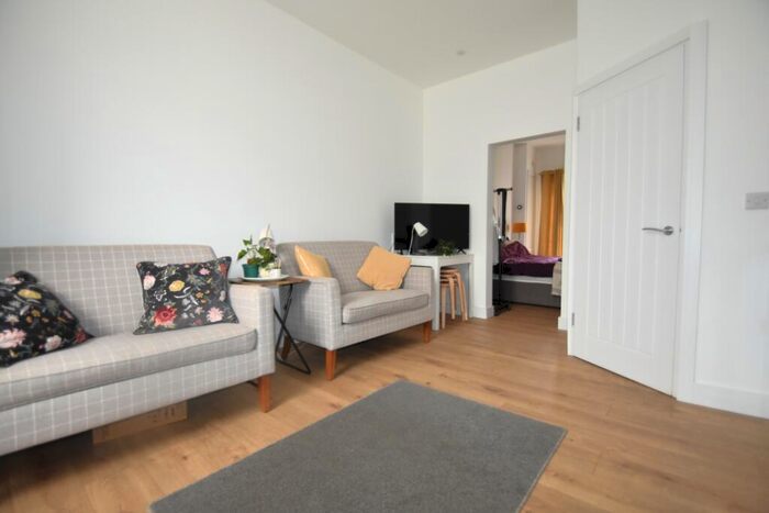 1 Bedroom Flat To Rent In Victoria Road South, Southsea, PO5