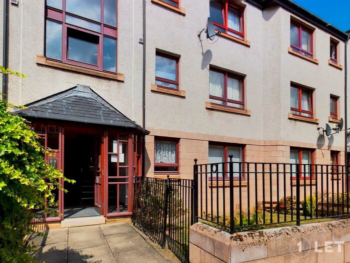 2 Bedroom Flat To Rent In Piersfield Grove, Piersfield, Edinburgh, EH8