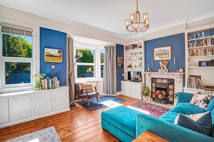3 Bedroom Flat For Sale In Upland Road, East Dulwich, London, SE22