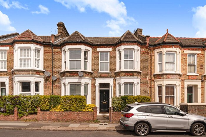 2 Bedroom Flat For Sale In Saint Asaph Road, London, SE4