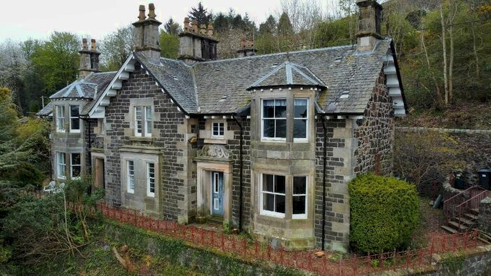 4 Bedroom Semi-Detached House For Sale In Monkswell Road, Newburgh, KY14