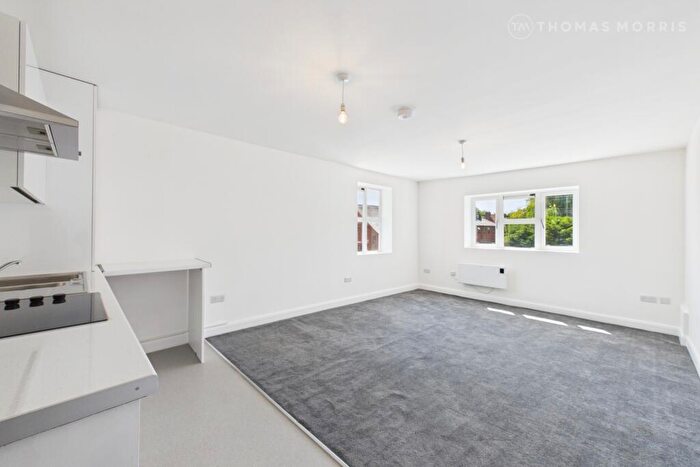 2 Bedroom Apartment To Rent In - High Street, St Neots, PE19