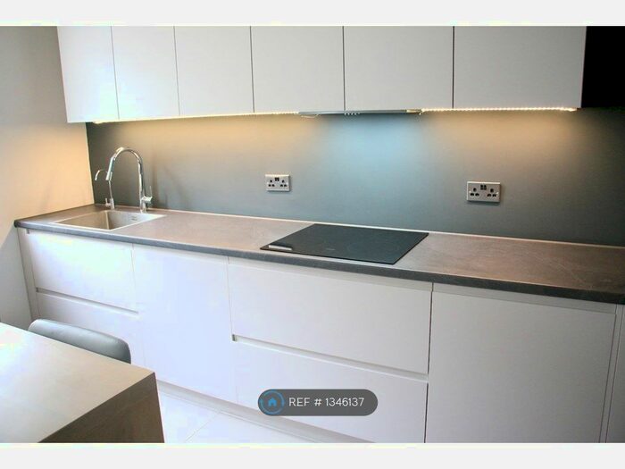 6 Bedroom Detached House To Rent In Dukes Avenue, New Malden, KT3