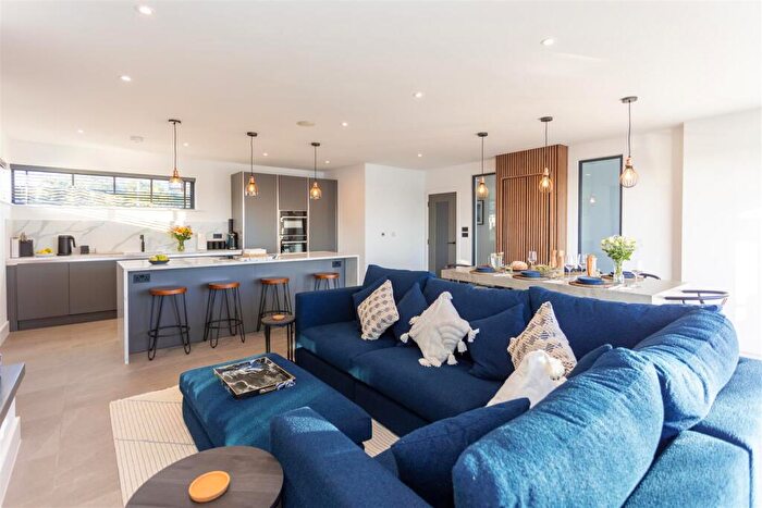 5 Bedroom Detached House For Sale In Sandbanks Road, Lilliput, BH14
