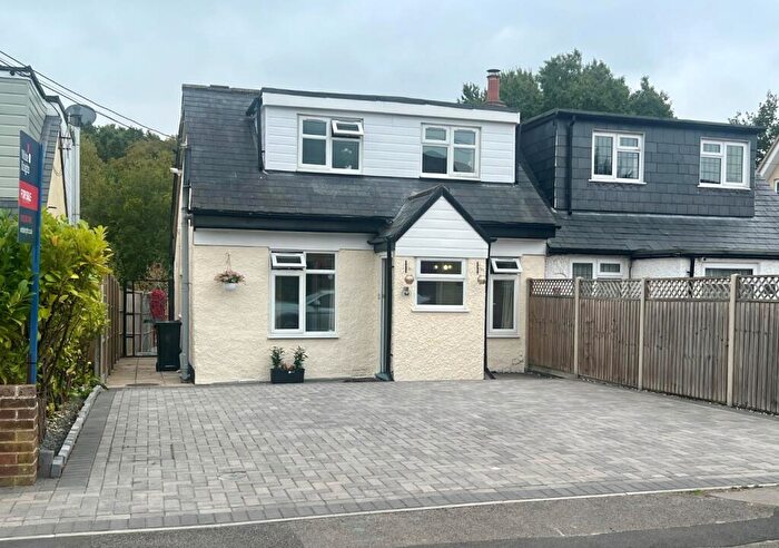 4 Bedroom Semi-Detached House For Sale In Colemans Moor Road, Woodley, Reading, Berkshire, RG5