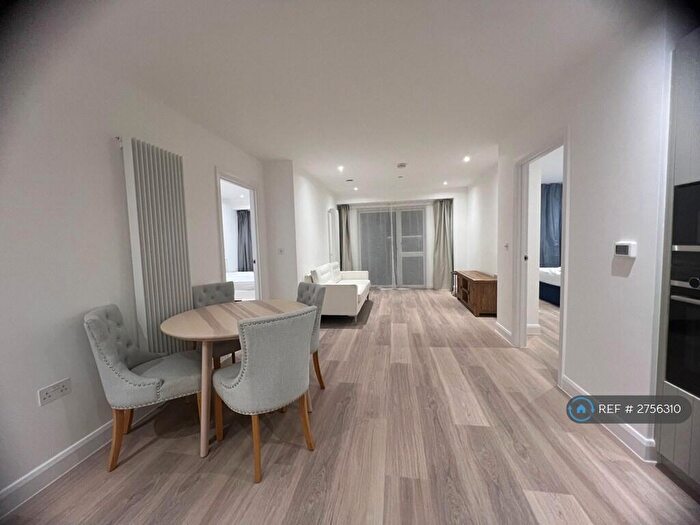 2 Bedroom Flat To Rent In Eden Place, London, E16