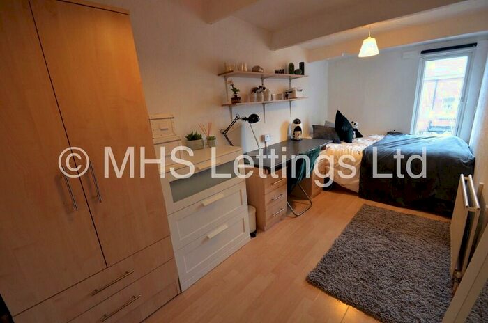 1 Bedroom Terraced House To Rent In Room, Manor Drive, Leeds, LS6