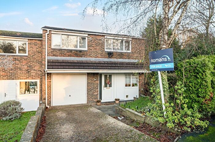 2 Bedroom End Terrace House For Sale In Lingwood, Bracknell, Berkshire, RG12