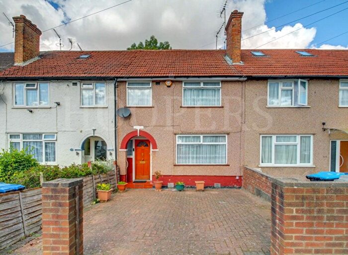 3 Bedroom Terraced House For Sale In Review Road, London, NW2