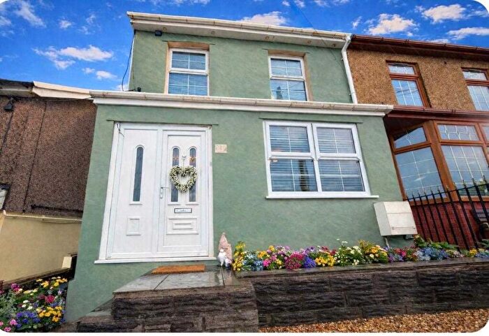 3 Bedroom Semi-Detached House For Sale In Holly Street, Porth, CF39