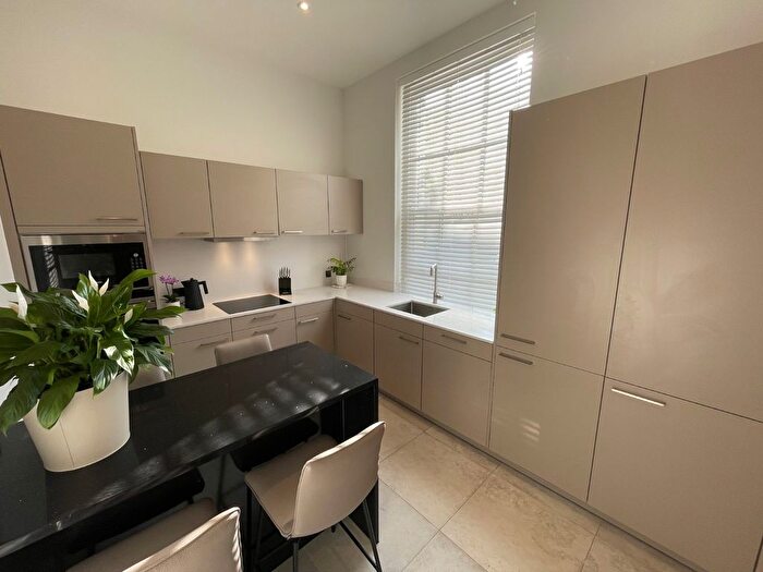 2 Bedroom Flat To Rent In Dee Hills Park, Chester, Cheshire, CH3