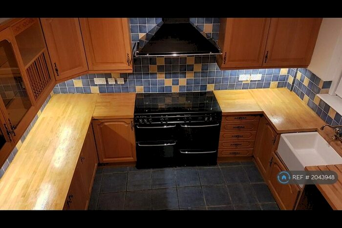 2 Bedroom Terraced House To Rent In Cross Street, Denton, Manchester, M34