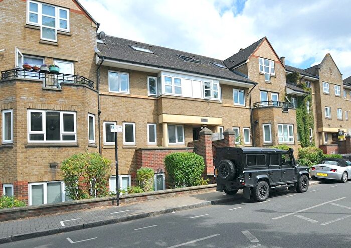 2 Bedroom Flat To Rent In St. James's Drive, Wandsworth, London, SW12