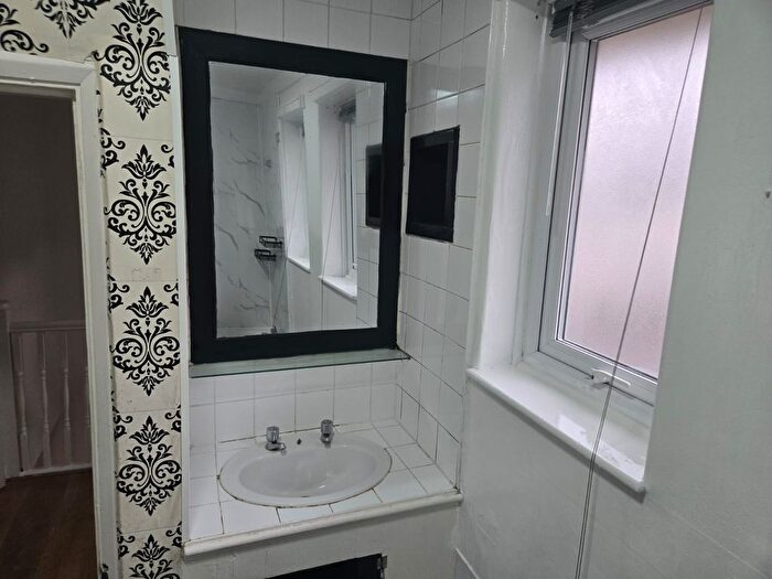 3 Bedroom Terraced House To Rent In Bushgrove Road, Dagenham, RM8