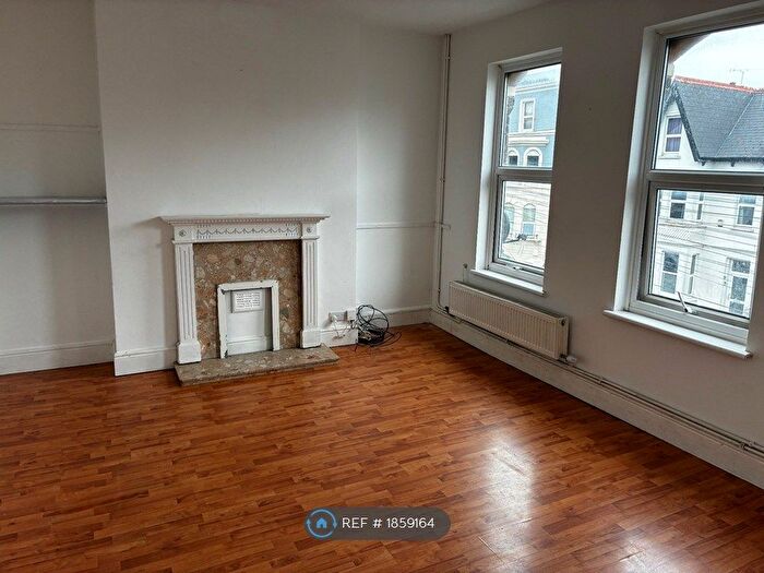 2 Bedroom Flat To Rent In North Avenue, Ramsgate, CT11