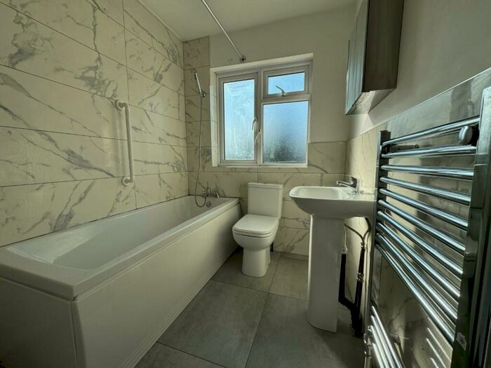 2 Bedroom Terraced House To Rent In Larmans Road Enfield, EN3