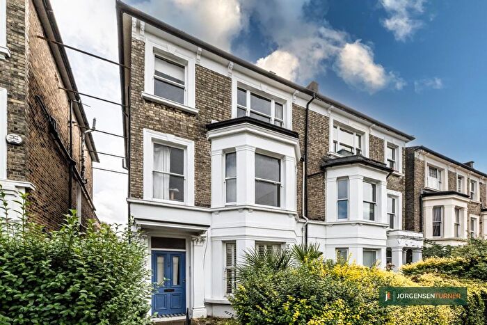 2 Bedroom Flat For Sale In Percy Road, Shepherds Bush, London, W12
