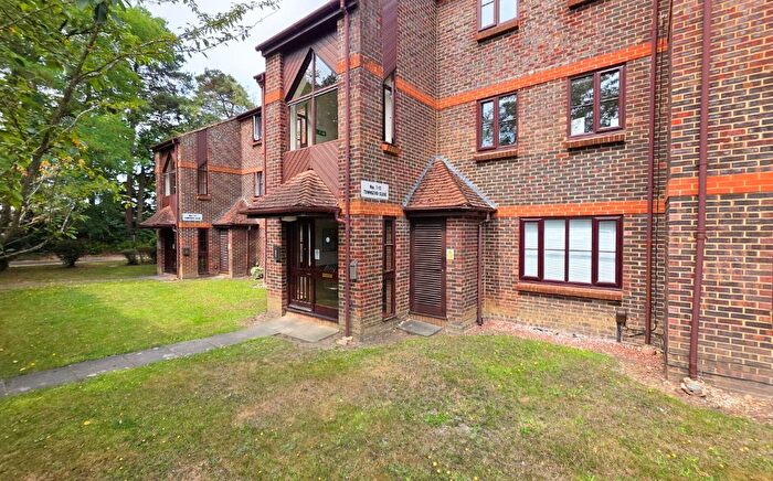 1 Bedroom Flat For Sale In Townsend Close, Bracknell, Berkshire, RG12