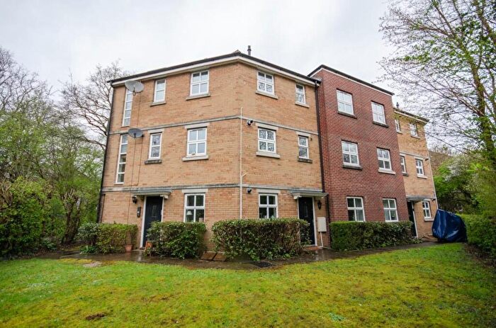 2 Bedroom Flat For Sale In Bridge Farm Walk, Mangotsfield, Bristol, BS16