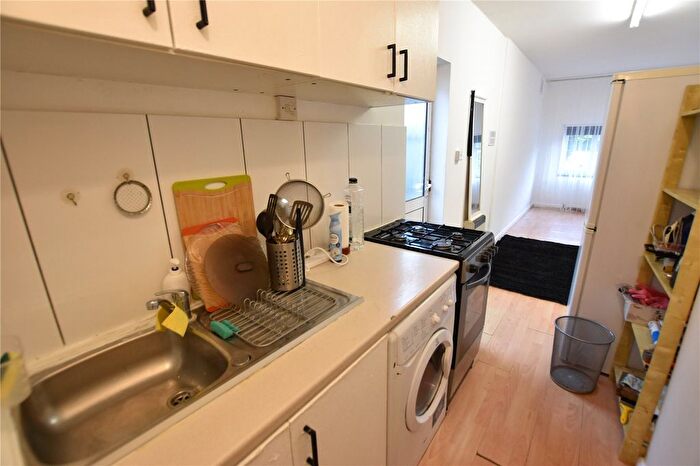 Studio To Rent In Foresters Drive, Wallington, SM6