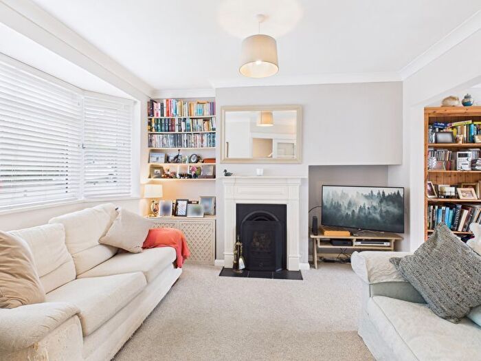 4 Bedroom Semi-detached House For Sale In Dowgate Close, Tonbridge, TN9