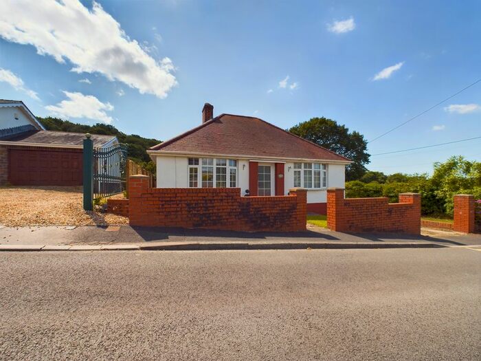2 Bedroom Bungalow To Rent In Mount Pleasant, Tonna, Neath, SA11