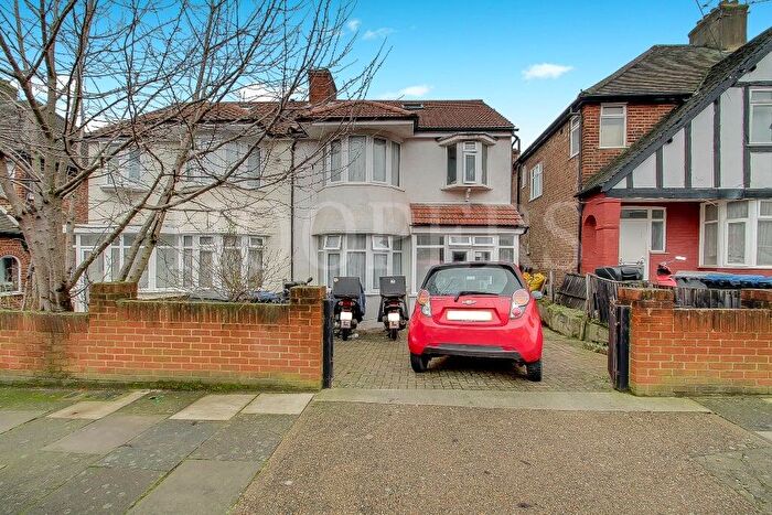 4 Bedroom House Of Multiple Occupation For Sale In Chartley Avenue, London, NW2