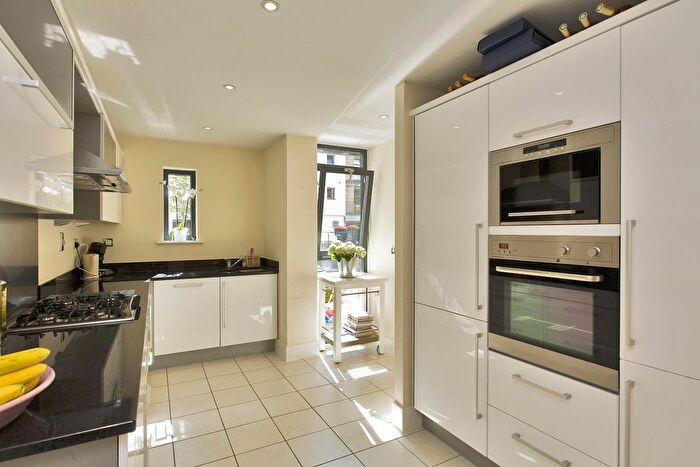 4 Bedroom Property To Rent In Scott Avenue, London, SW15