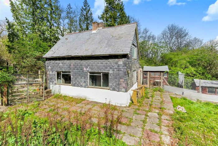 2 Bedroom Detached House For Sale In Newlands Corner, Guildford, GU4