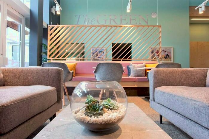 2 Bedroom Maisonette To Rent In Pondtail Avenue, Crawley, West Sussex, RH12