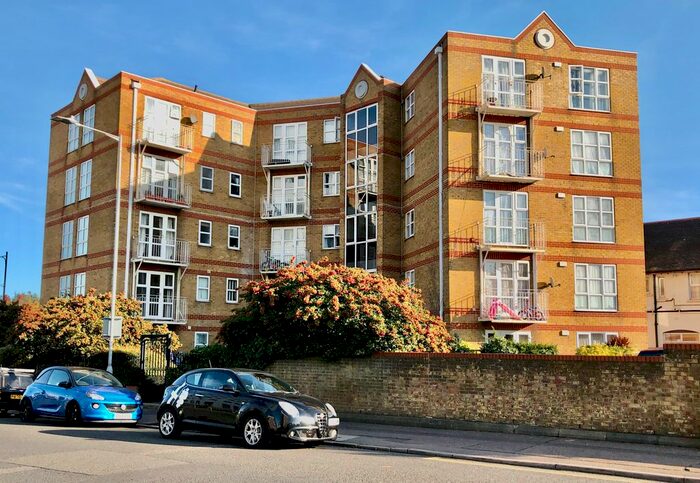 2 Bedroom Flat To Rent In Southchurch Avenue, Southchurch, Southend-On-Sea, Southend-On-Sea, Essex, SS1
