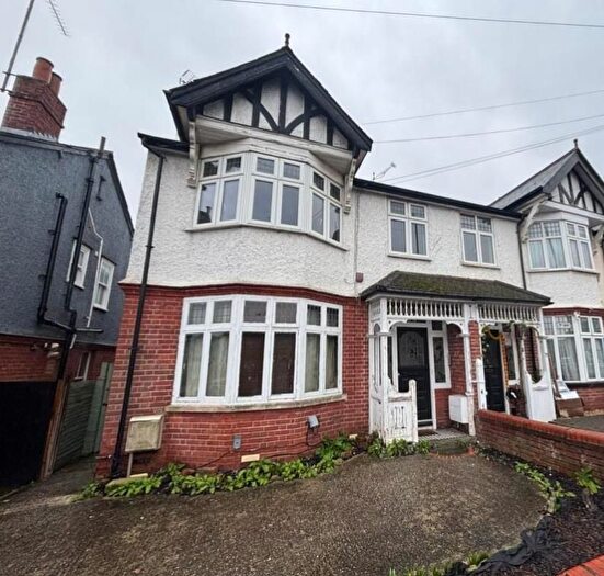 1 Bedroom Flat To Rent In Russell Street, Reading, RG1