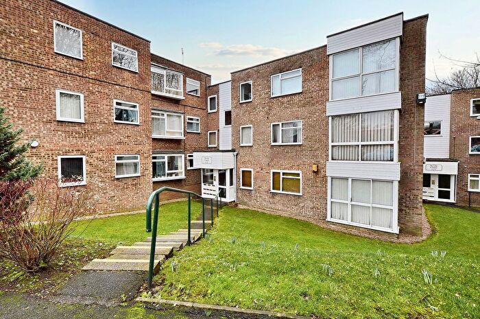 2 Bedroom Flat For Sale In Nevile Court, Salford, M7