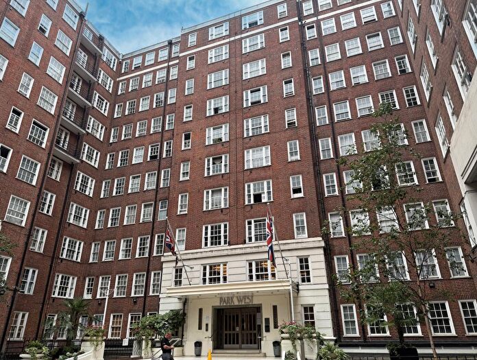1 Bedroom Flat For Sale In Park West, Marble Arch, London, W2