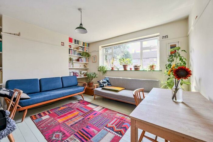 1 Bedroom Flat To Rent In Bargery Road, Catford, London, SE6