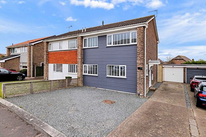 3 Bedroom Semi-Detached House For Sale In Linksway, Folkestone, CT19