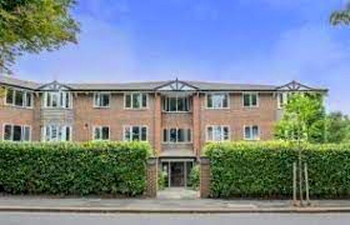 2 Bedroom Flat To Rent In Queens Drive, London, W3