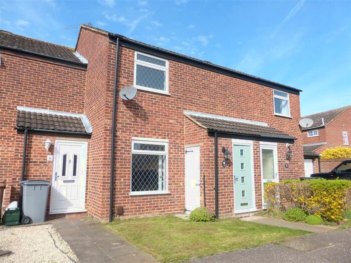 2 Bedroom House To Rent In Varden Close, Chelmsford, CM1