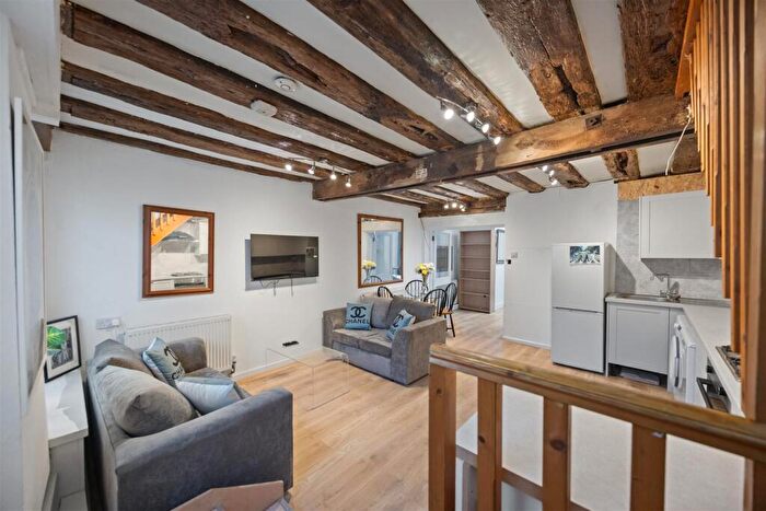 3 Bedroom Mews For Sale In Hermit Place, West Hampstead, NW6