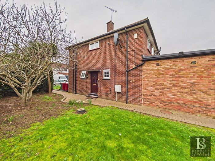 6 Bedroom Terraced House For Sale In Washington Drive, Slough, SL1