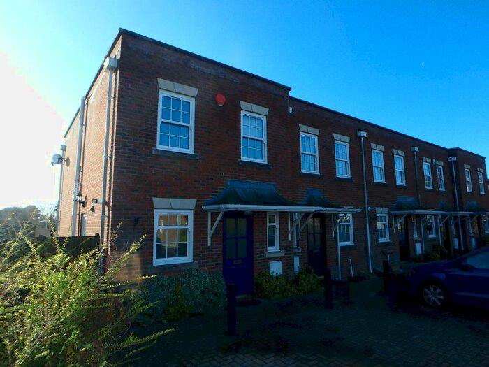 3 Bedroom End Of Terrace House To Rent In Atkinson Close, Barton On Sea, New Milton BH25